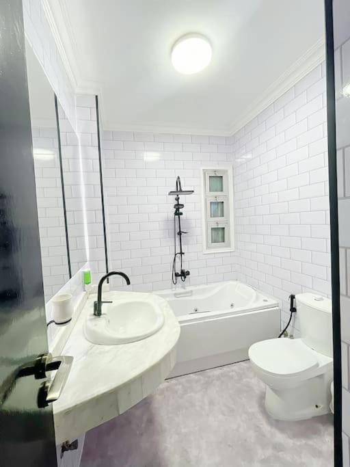Nile Front Zamalek Abu El Feda 3br Apartment